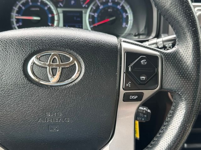 Used 2016 White Toyota SR5 image 21