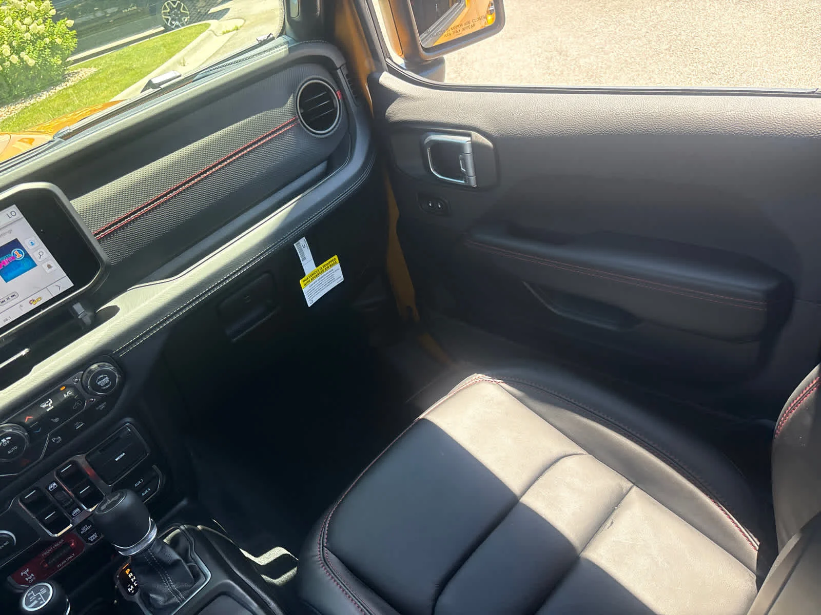 New 2026 Goldilocks Exterior Paint Jeep Rubicon X image 17