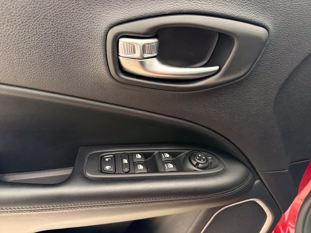 Used 2021 Red Line Jeep Latitude image 11
