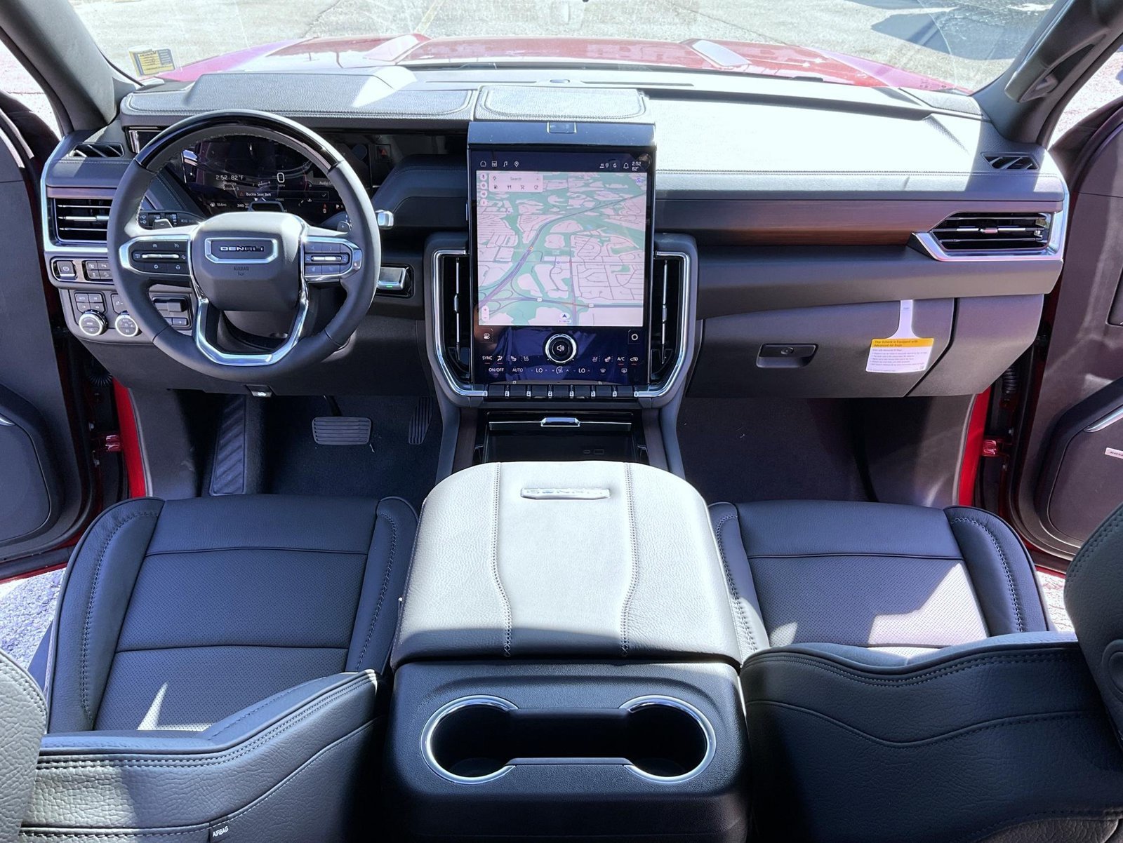 2026 GMC Yukon Denali - Photo 12