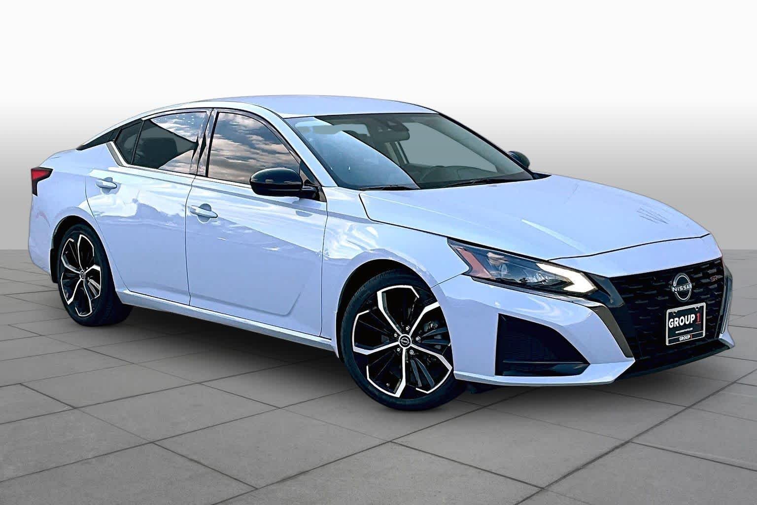 Used 2024 Gray Sky Pearl Nissan 2.5 SR image 3