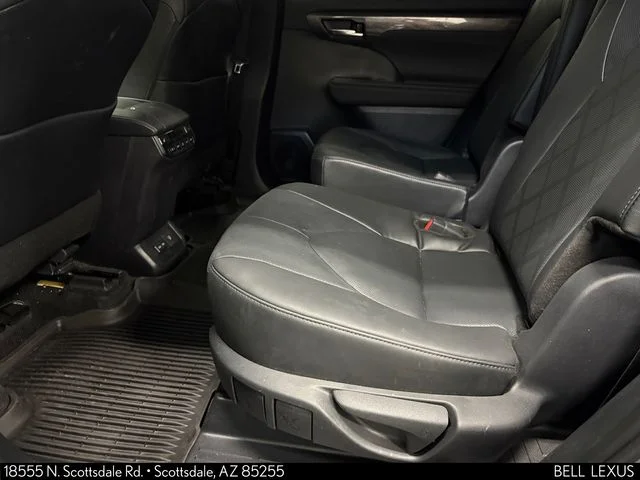 Used 2024  Toyota Platinum image 21