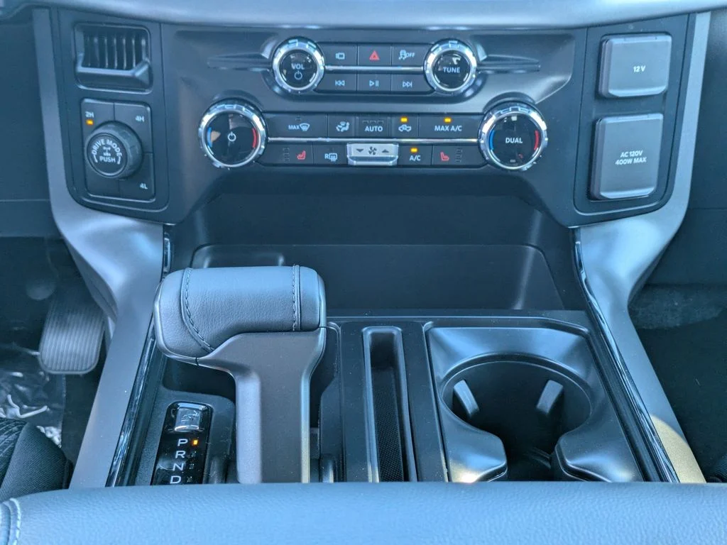 New 2026 Oxford White Ford XLT image 20