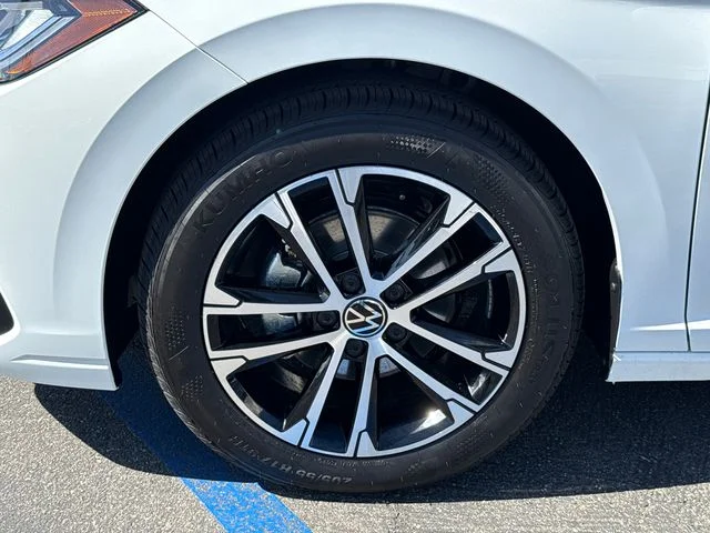 New 2026 Pure White Volkswagen 1.5T Sport image 14