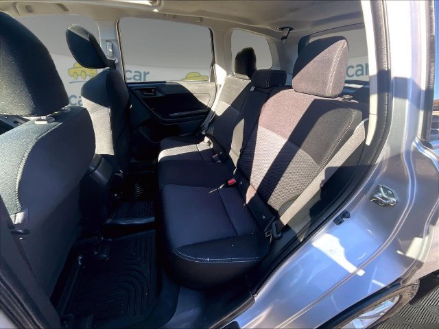 Used 2016 Silver Subaru 2.5i Premium image 22