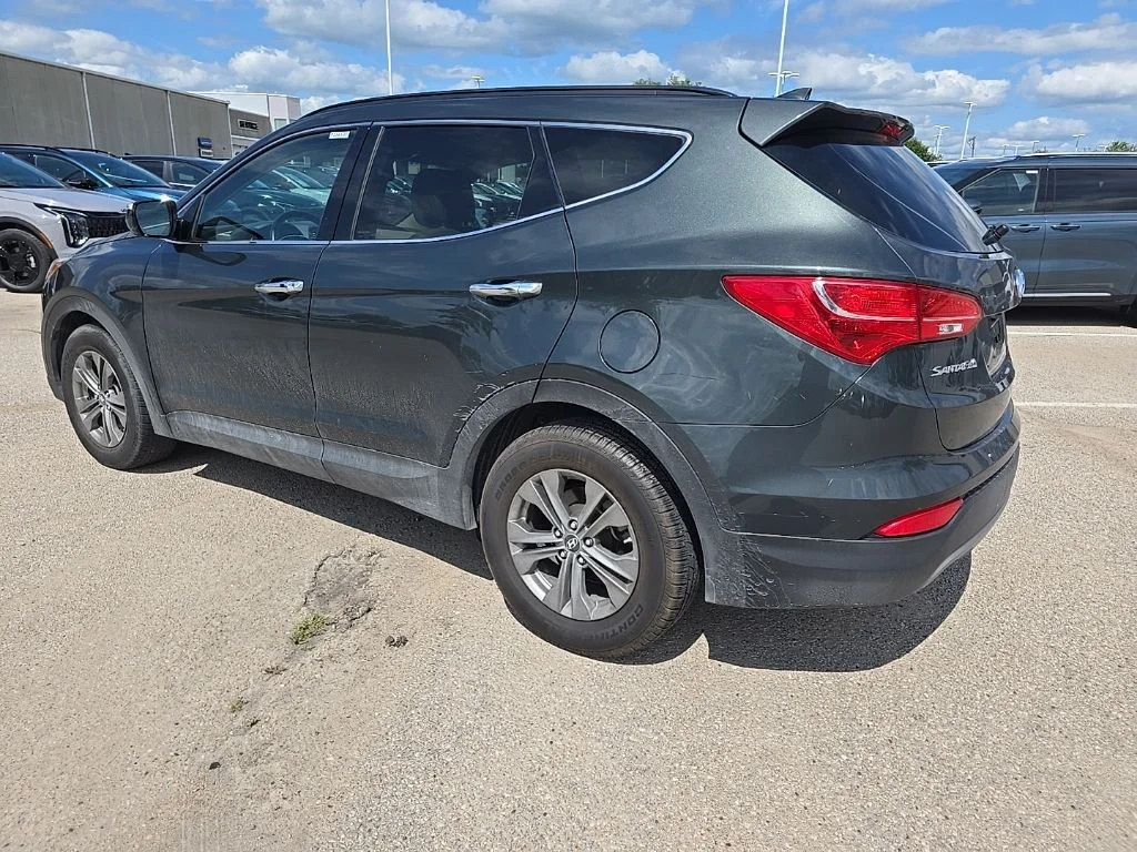 Used 2014 Green Hyundai Base image 5