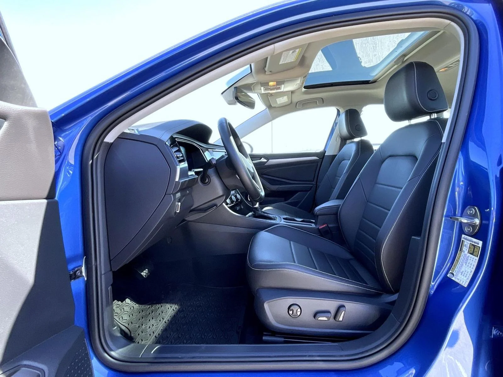 Used 2023 Blue Volkswagen 1.5T SE image 10