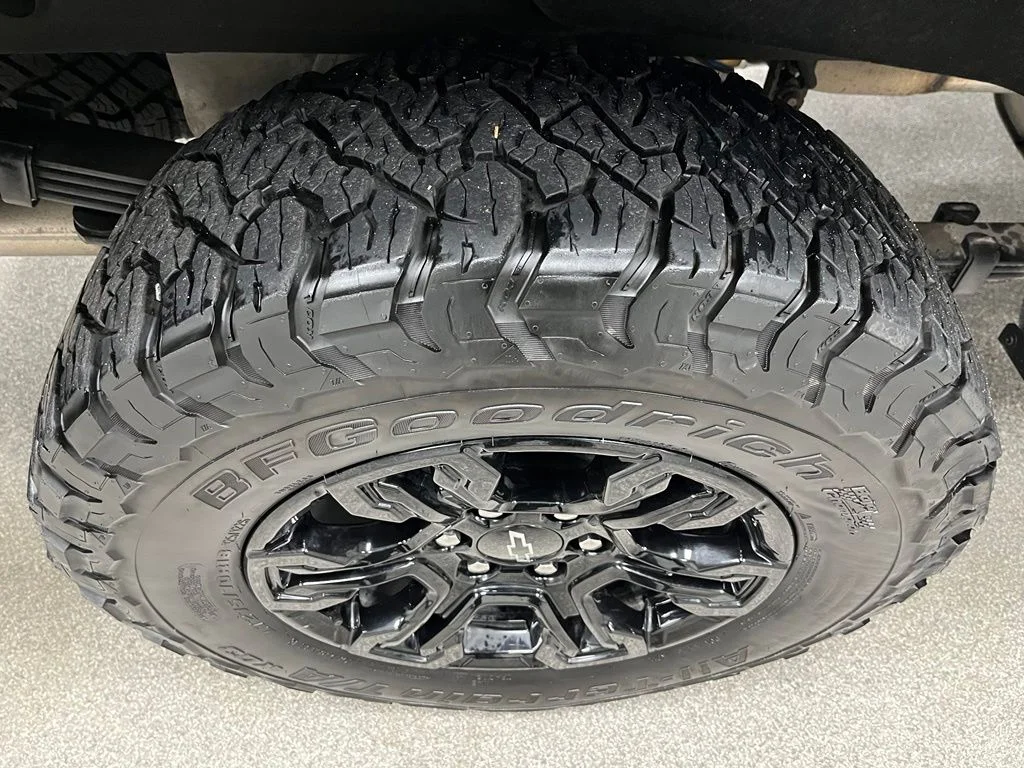 Used 2022 Blue Chevrolet ZR2 image 15