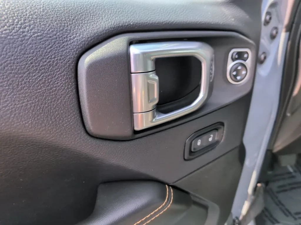 Used 2025 Gray Jeep Sahara 4xe image 15