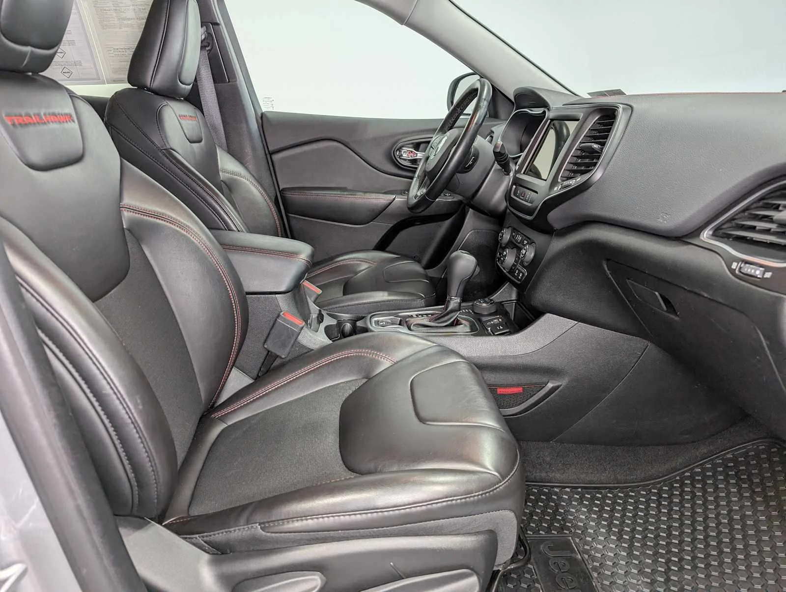 Used 2021 Billet Silver Metallic Clearcoat Jeep Trailhawk image 42