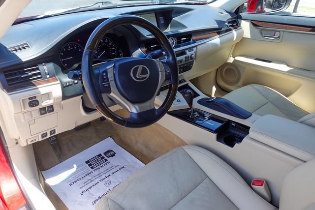 Used 2014 Red Lexus 350 image 12