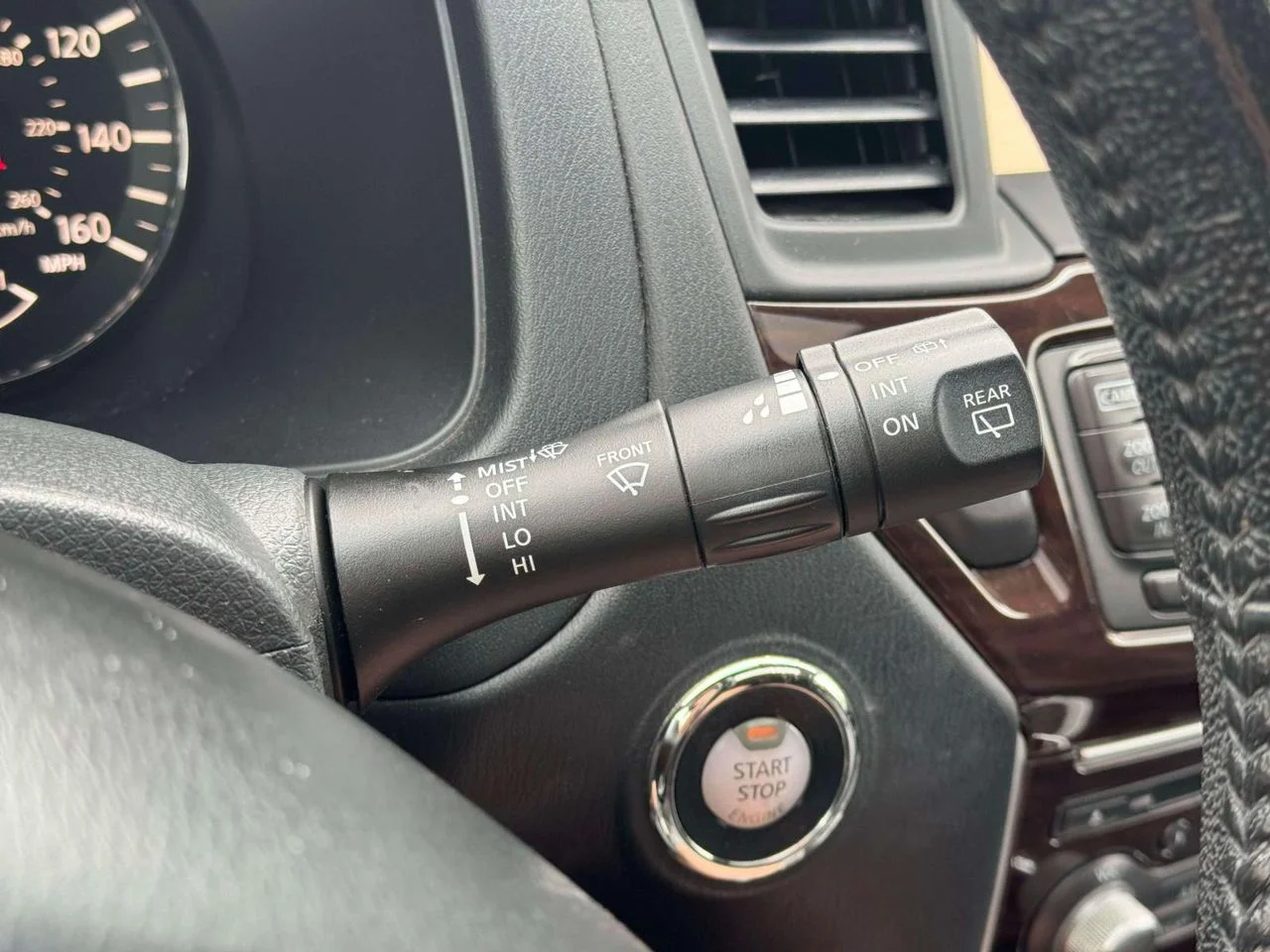 Used 2016 Magnetic Black Metallic Nissan SL image 27