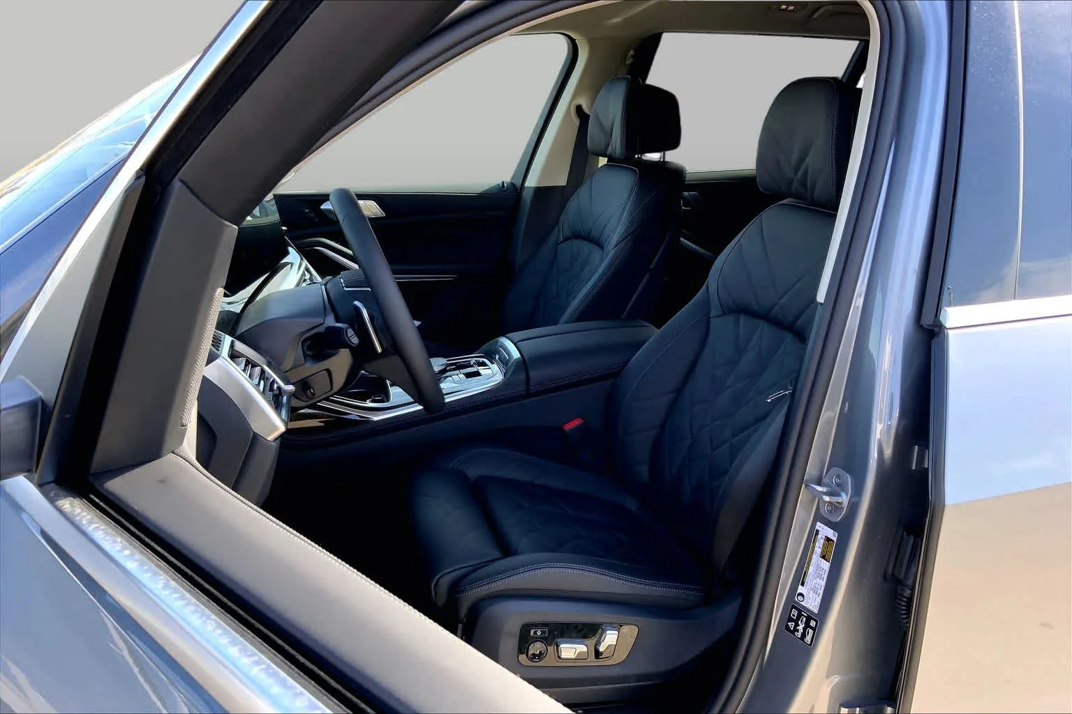 New 2026 Skyscraper Grey Metallic BMW xDrive40i image 9
