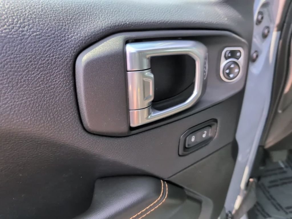 Used 2025 Gray Jeep Sahara 4xe image 15