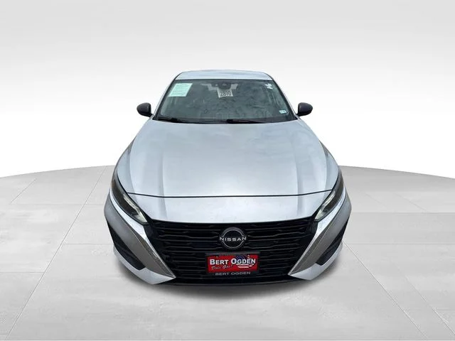 Used 2024 Silver Nissan 2.5 S image 2