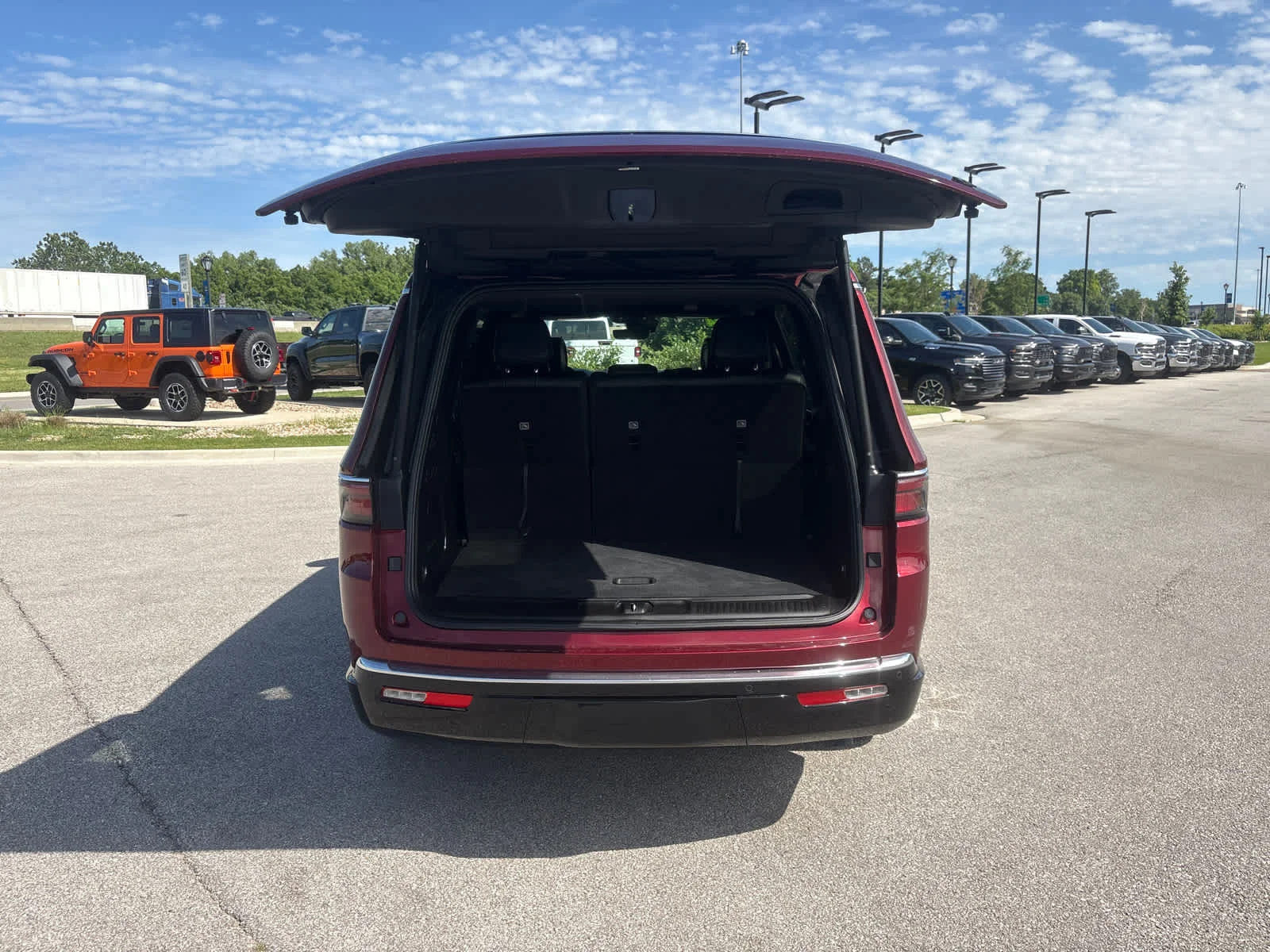 Used 2024 Velvet Red Pearlcoat Jeep  image 11