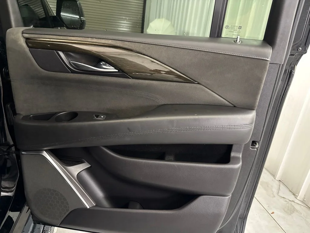 Used 2019 Black Raven Cadillac Platinum Edition image 18