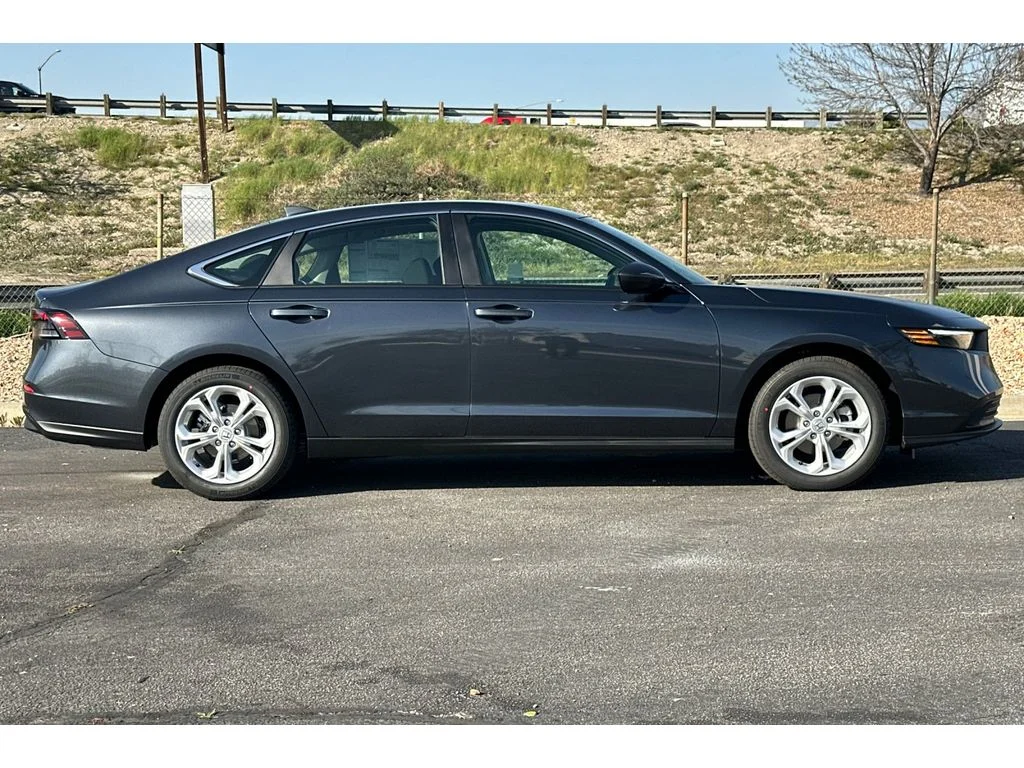 New 2026 Meteorite Gray Metallic Honda LX image 3