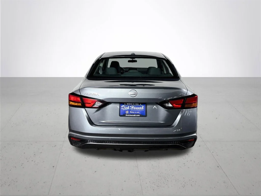 Used 2025 Gray Nissan 2.5 SV image 7