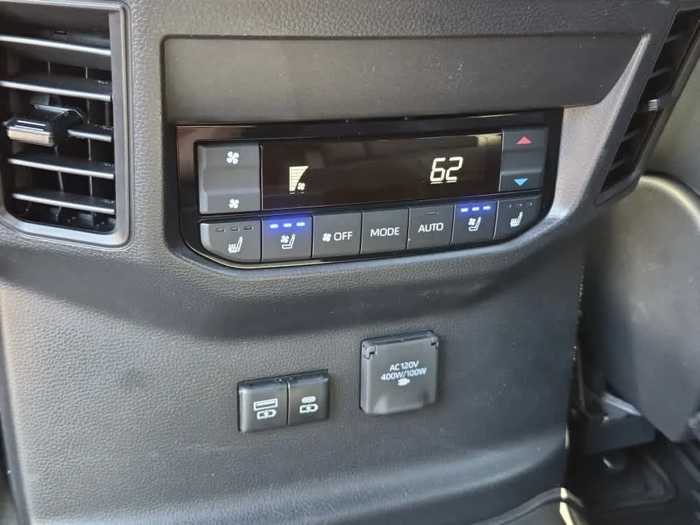 Used 2026 Wind Chill Pearl Toyota Platinum image 9