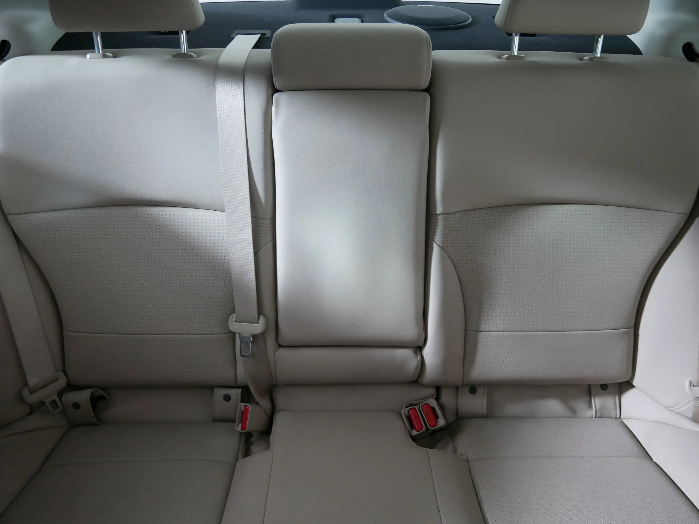 Used 2018 Tungsten Metallic Subaru Limited image 13
