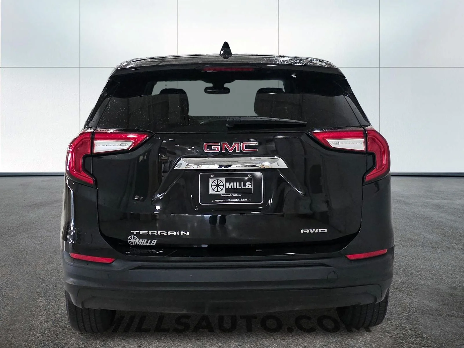 Used 2024 Black GMC SLE image 6