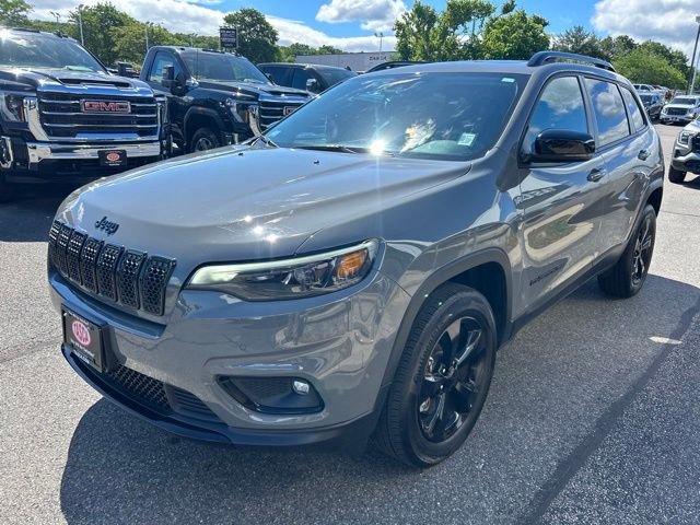 Used 2023 Gray Jeep Altitude image 7