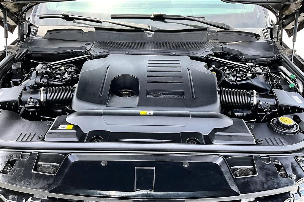 Certified Used 2022 Ligurian Black Land Rover HST image 28
