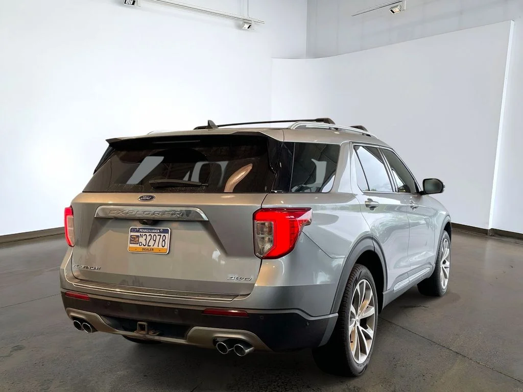 Used 2021 Silver Metallic Ford Platinum image 4