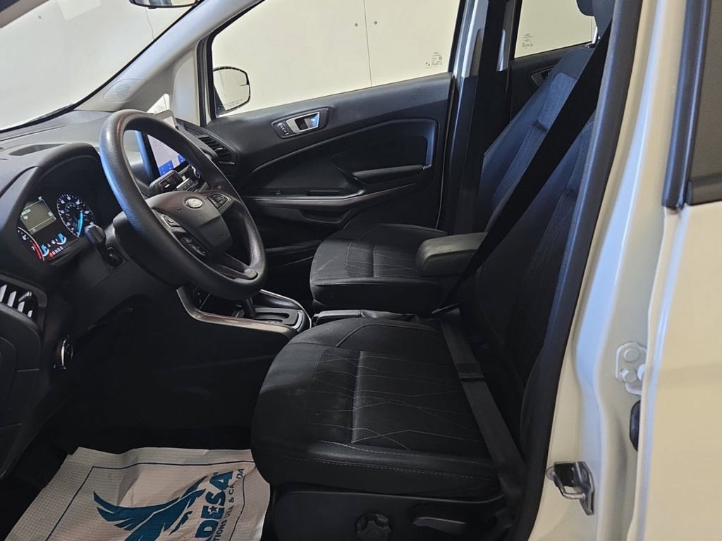 Used 2021 White Ford SE image 10