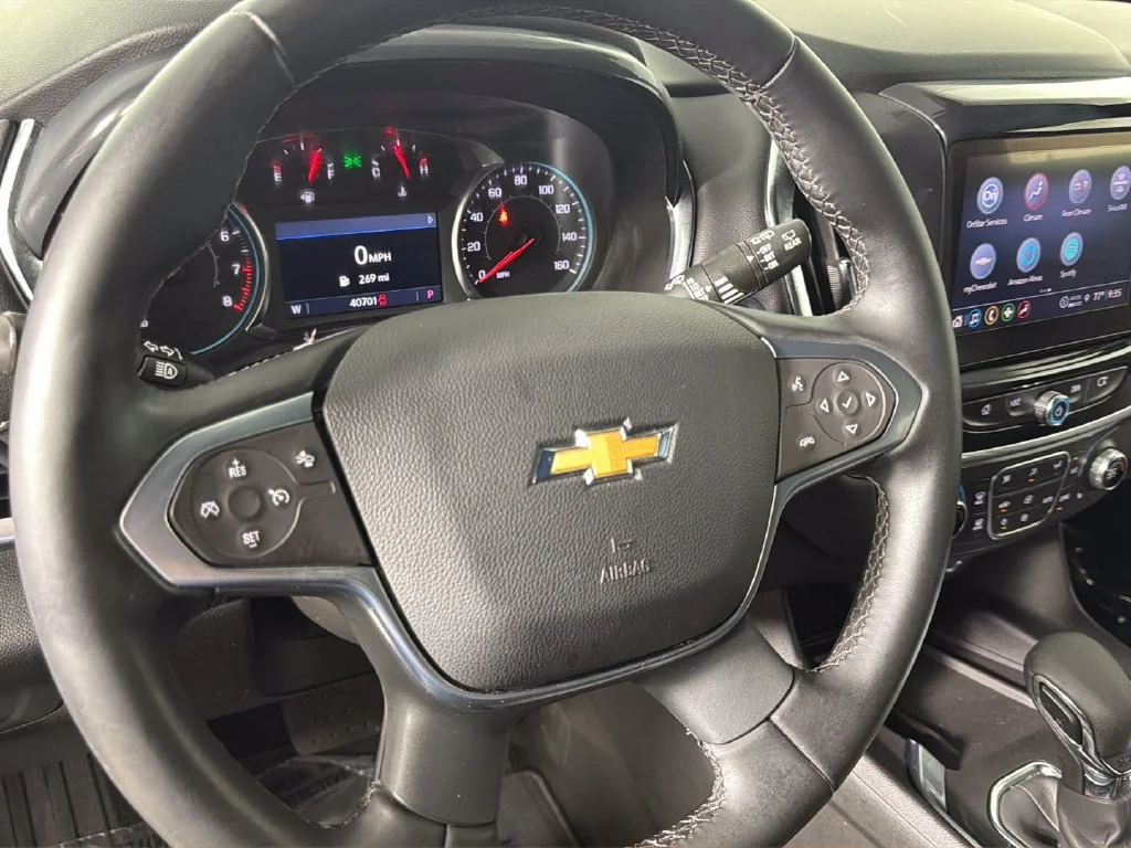 Used 2024 Summit White Chevrolet LT Cloth image 22