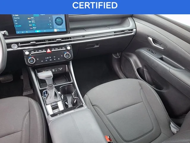 Used 2025 White Hyundai SEL image 16