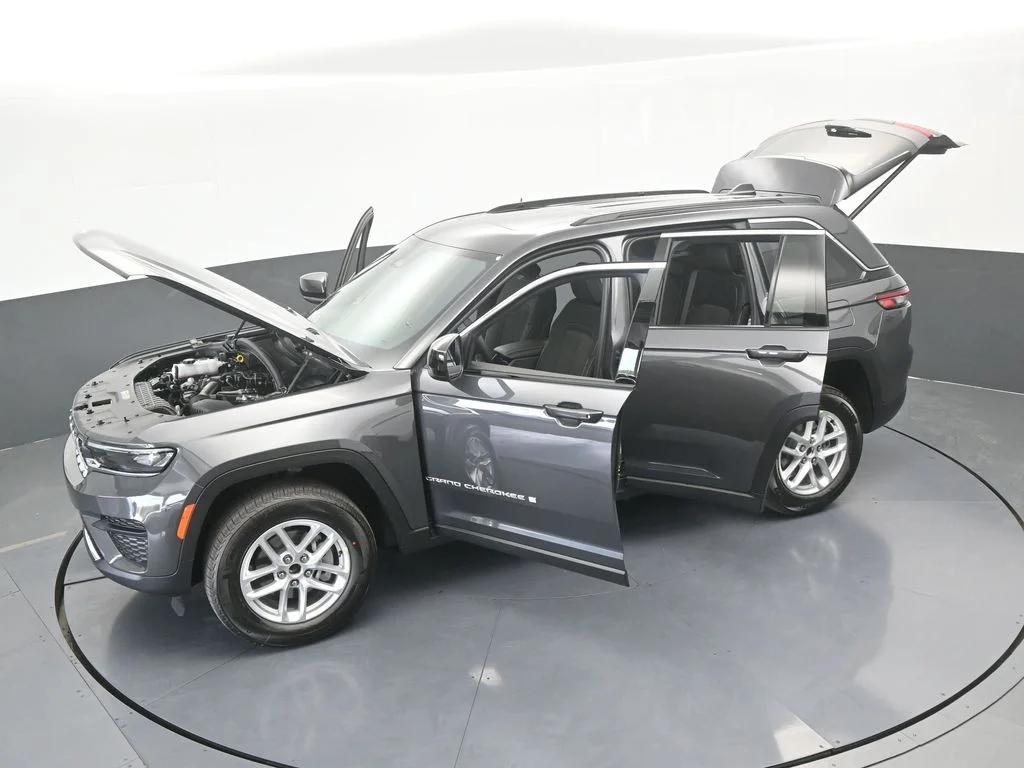 New 2026 Baltic Gray Metallic Clearcoat Jeep Laredo X image 62