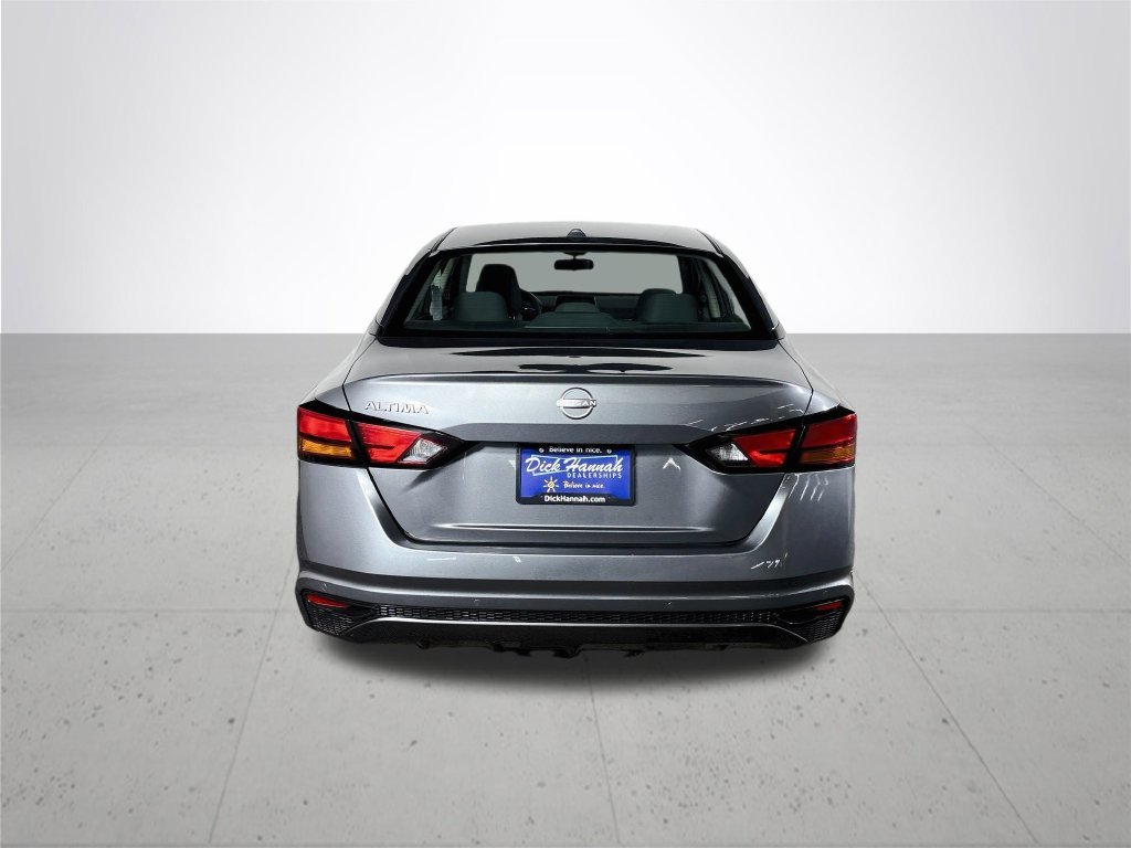 Used 2025 Gun Metallic Nissan 2.5 SV image 7