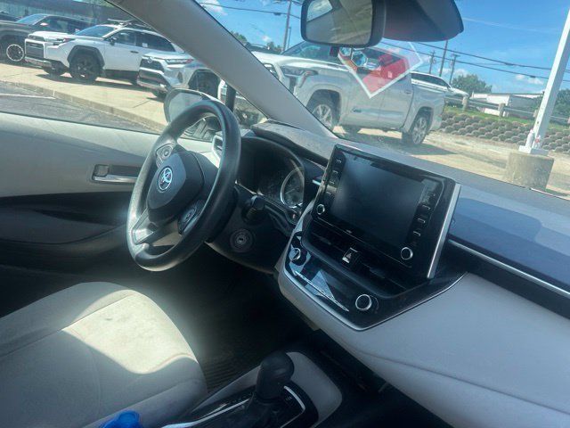 Used 2020 Super White Toyota LE image 5