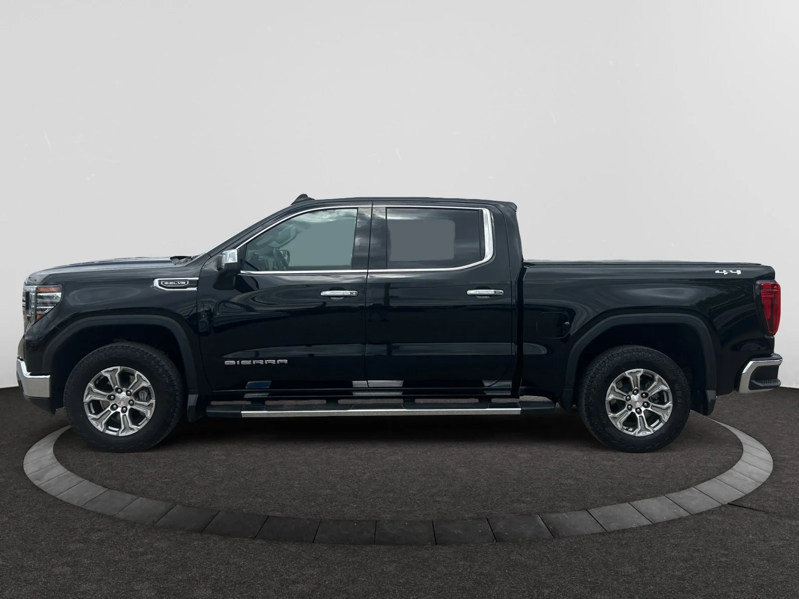 Used 2025 Black GMC SLT Crew Cab image 2