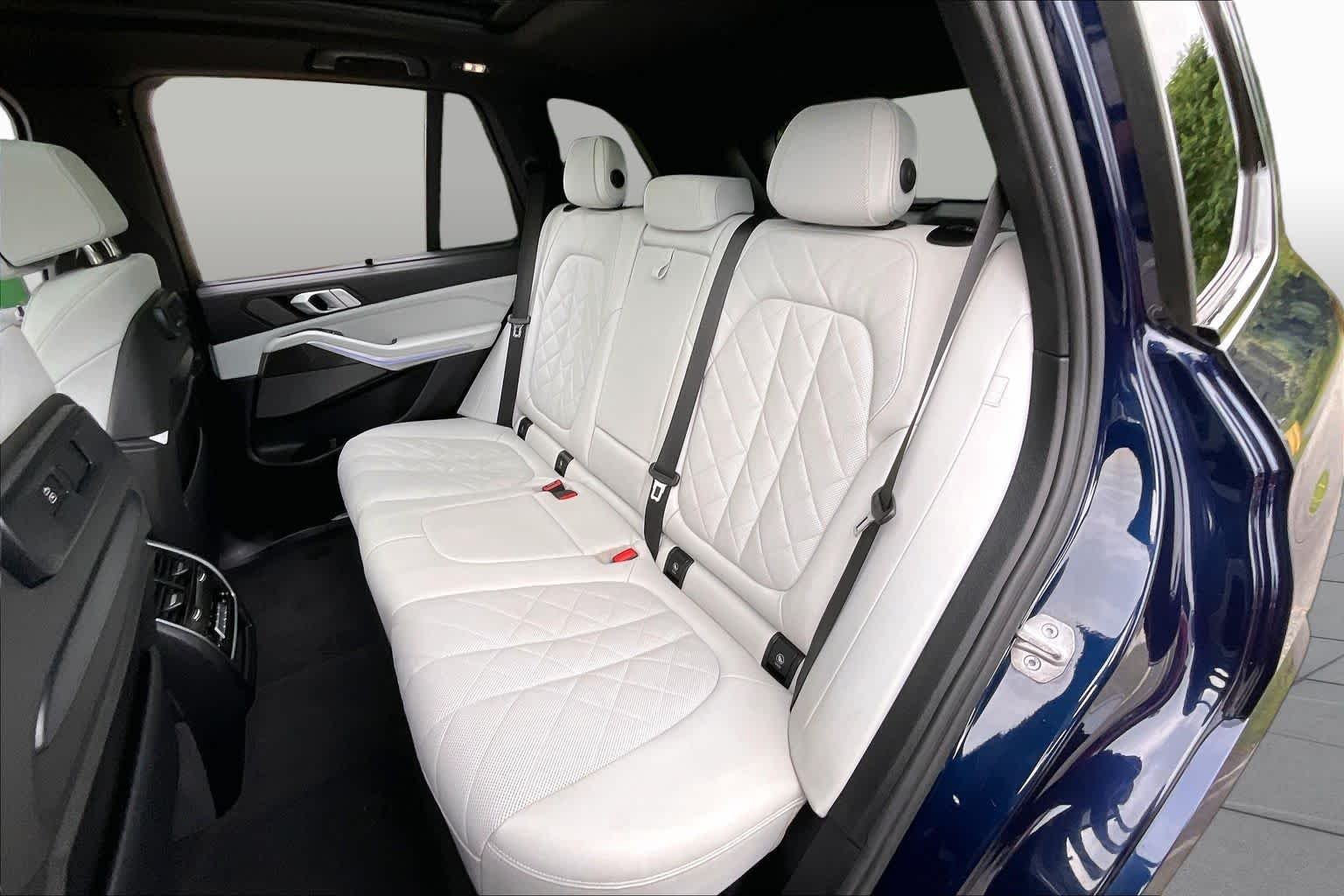 Used 2023 Tanzanite Blue II Metallic BMW M50i image 20