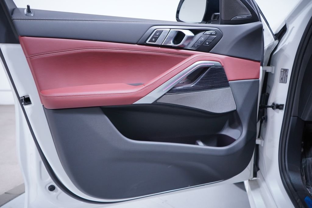 New 2026 Alpine White BMW xDrive40i image 16