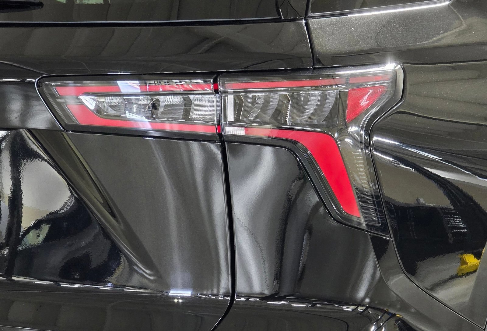 New 2027 Mosaic Black Metallic Chevrolet ACTIV image 12