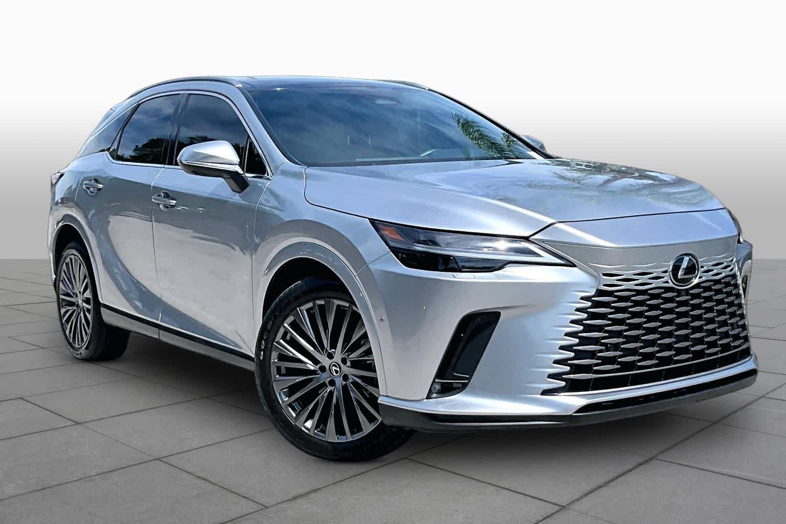 Used 2023 Iridium Lexus Luxury image 3