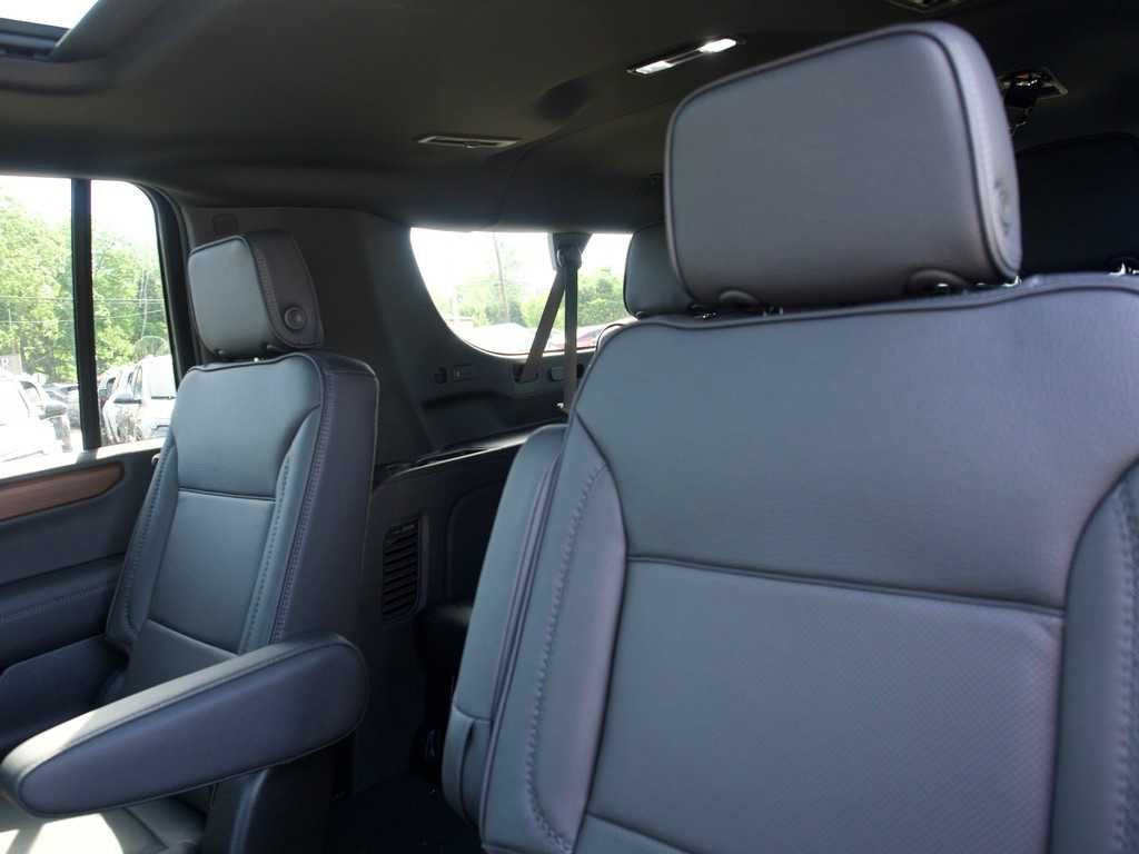 2026 GMC Yukon XL Denali - Photo 15