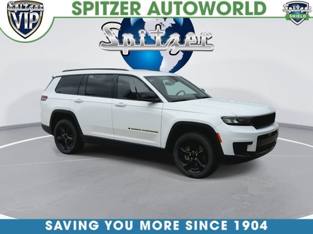 Used 2021  Jeep Altitude image 3