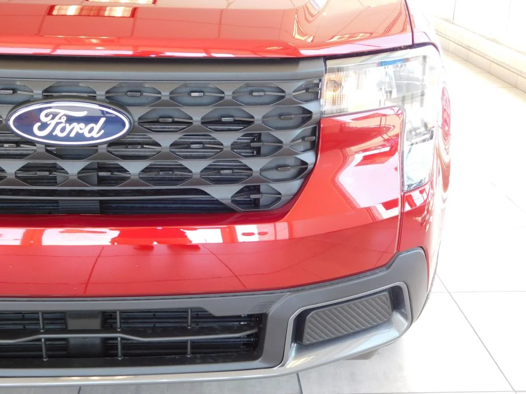 New 2026 Ruby Red Metallic Tinted Clearcoat Ford XLT image 11