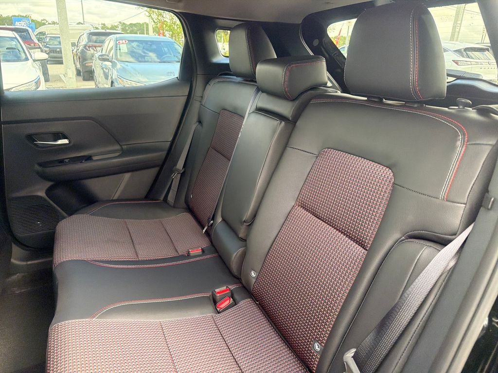 New 2026 Nissan Kicks SR 4D Sport Utility