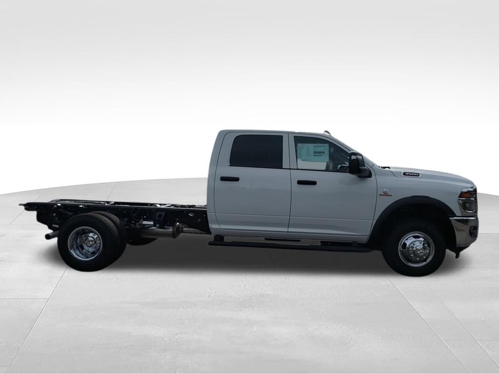 New 2026 Bright White Clearcoat RAM Tradesman image 9