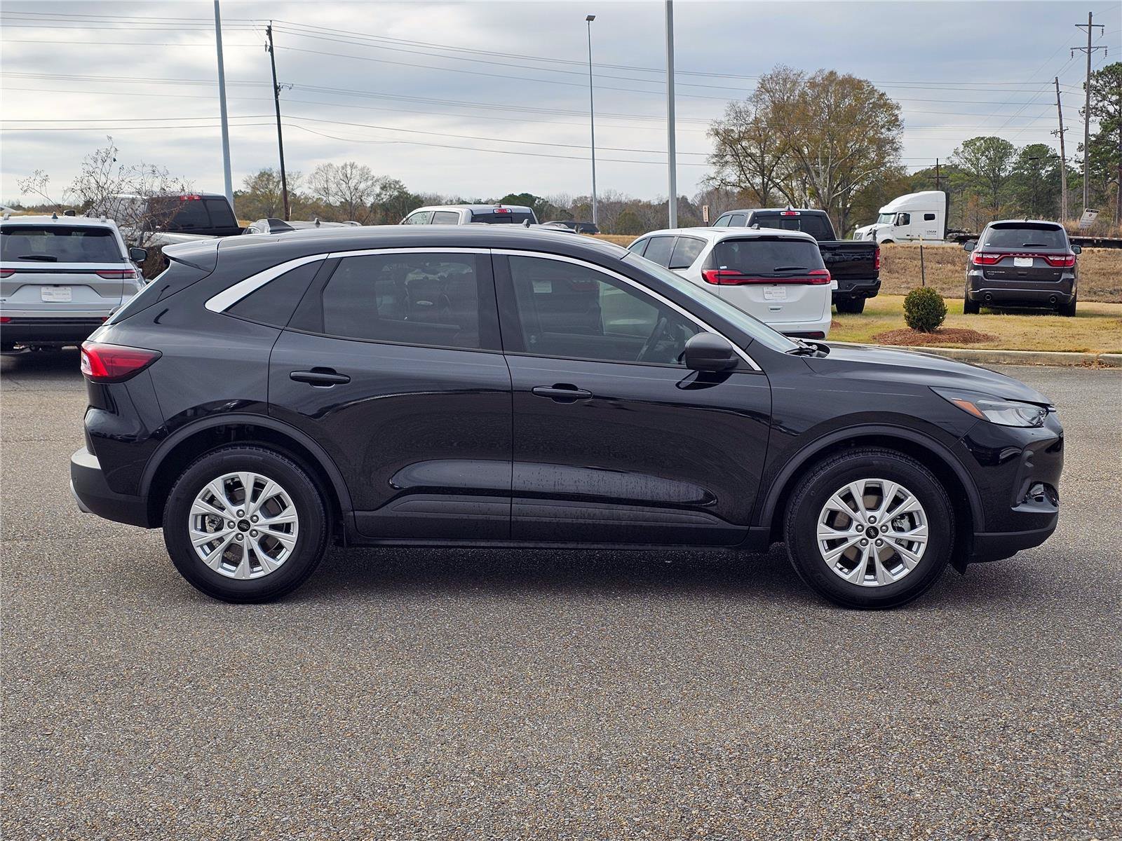 Used 2024 Agate Black Metallic Ford Active image 7