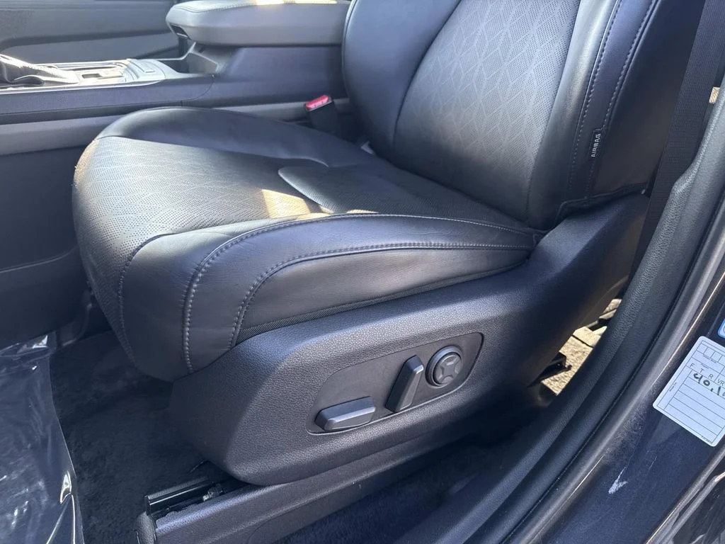 Used 2025 Gray Kia LXS image 22