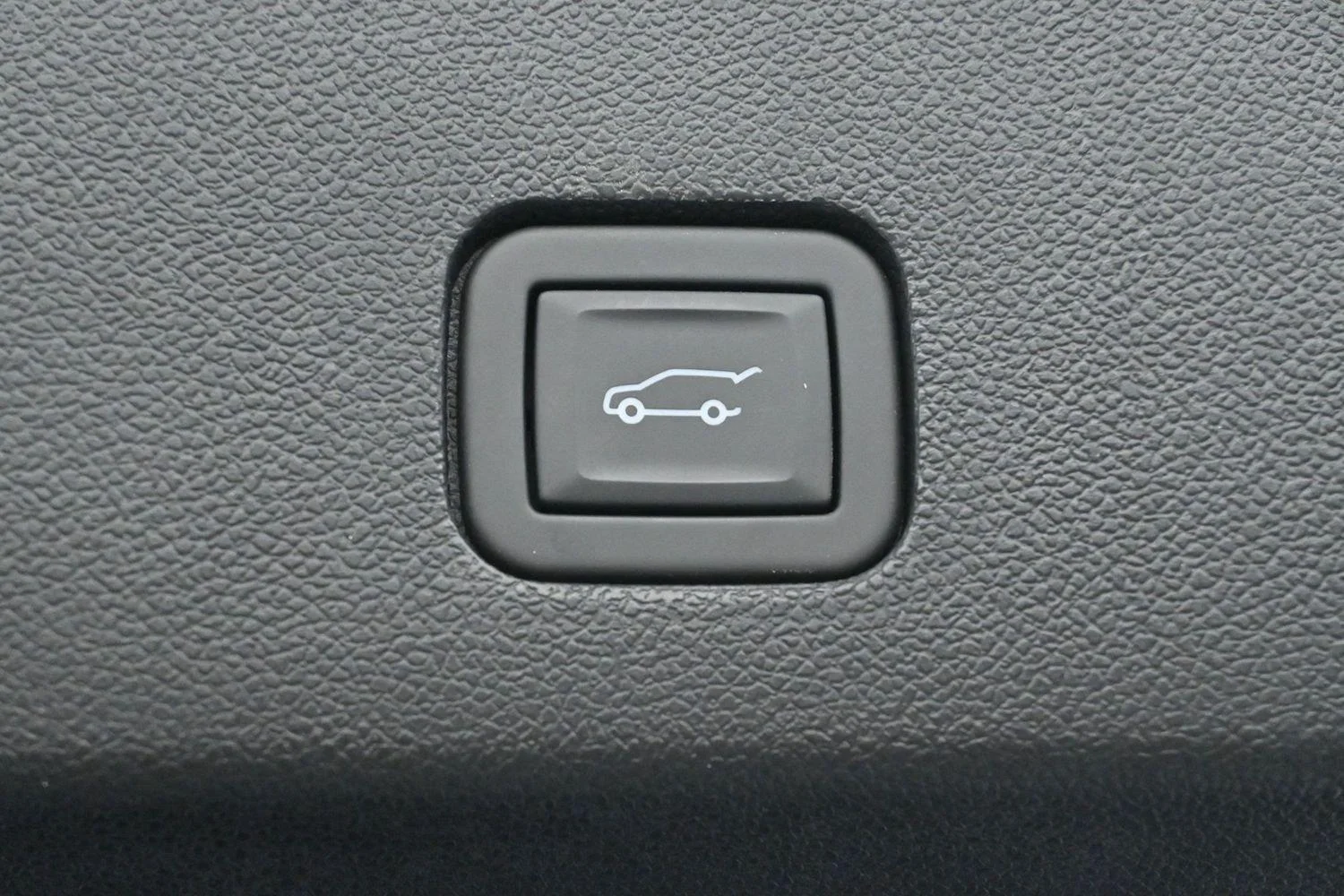 Used 2024 Argent Silver Metallic Cadillac Premium Luxury image 11