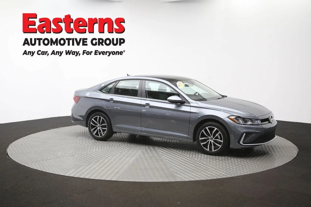 Used 2025 Gray Volkswagen 1.5T SE image 46