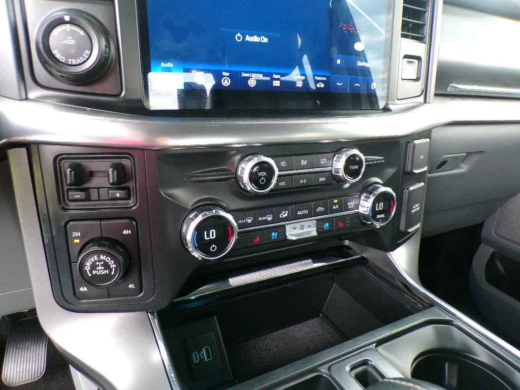 Used 2021 Space White Metallic Ford LARIAT image 21